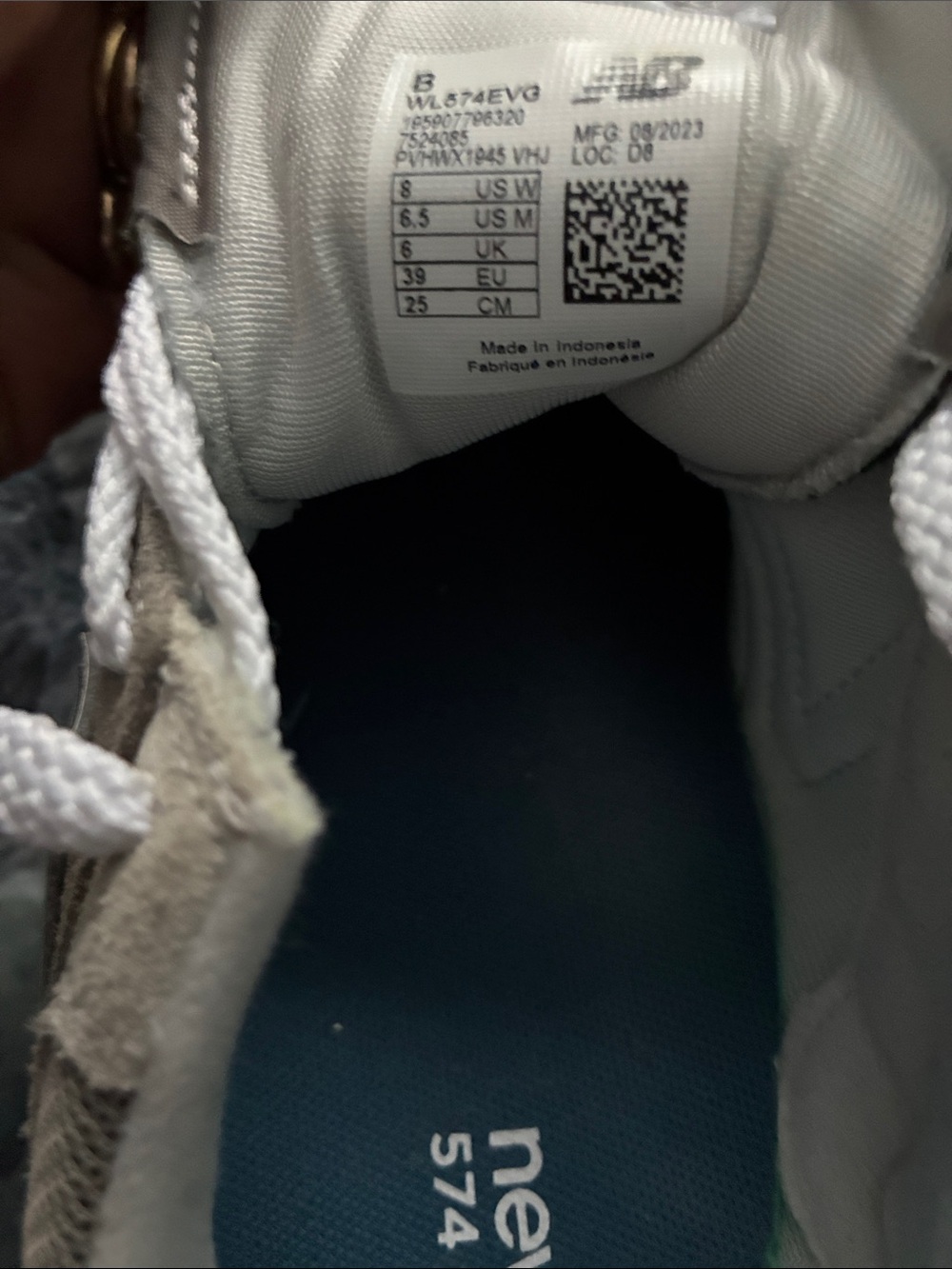 NWOT New Balance Gray and White 574 Classic Sneakers - Picture 11 of 11